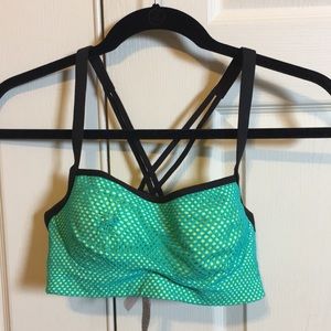 Victoria Secret sports bra. Almost new.